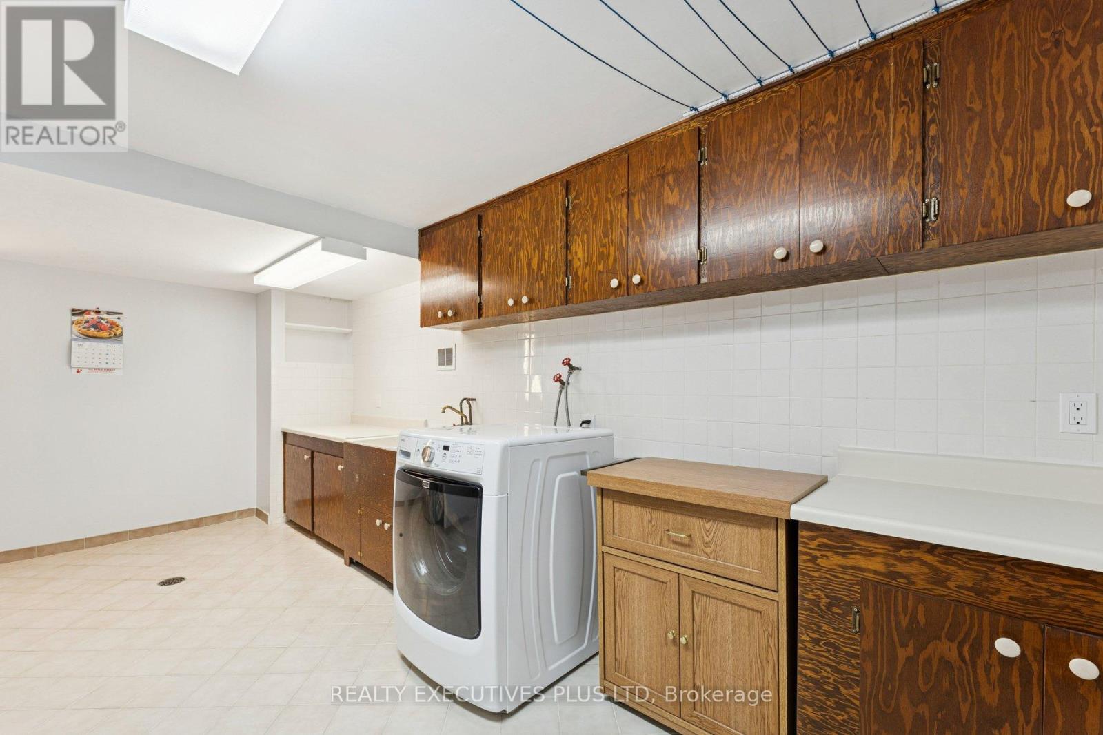 23 Helmsdale Crescent, Toronto (West Humber-Clairville), Ontario  M9V 3X8 - Photo 23 - W12890038