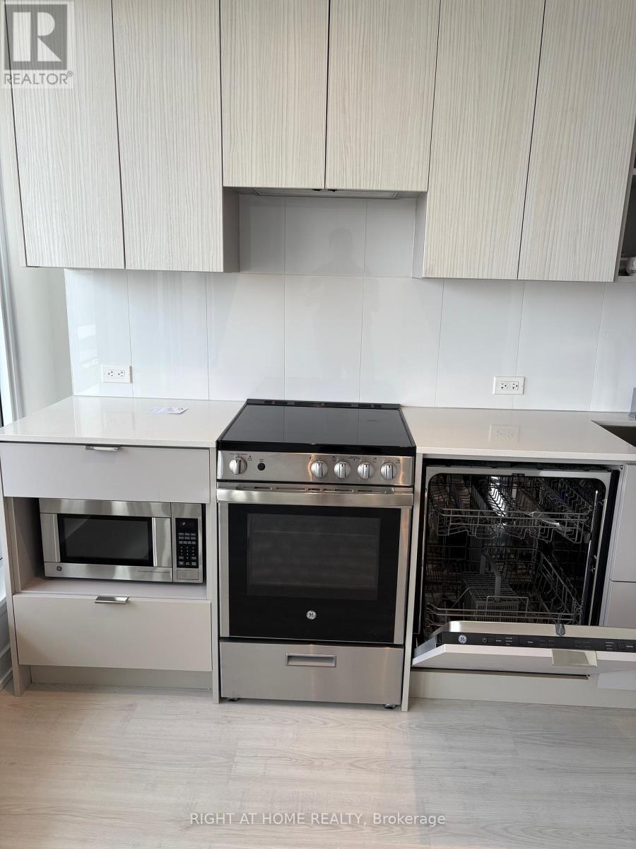 216 - 3883 Quartz Road, Mississauga (City Centre), Ontario  L5B 0M4 - Photo 5 - W12890046