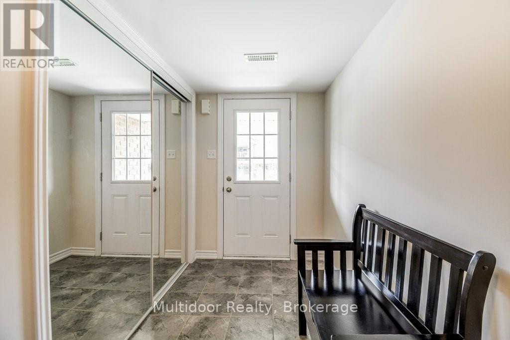 20 Hiscott Drive, Hamilton, Ontario  L8B 0A3 - Photo 3 - X12889992