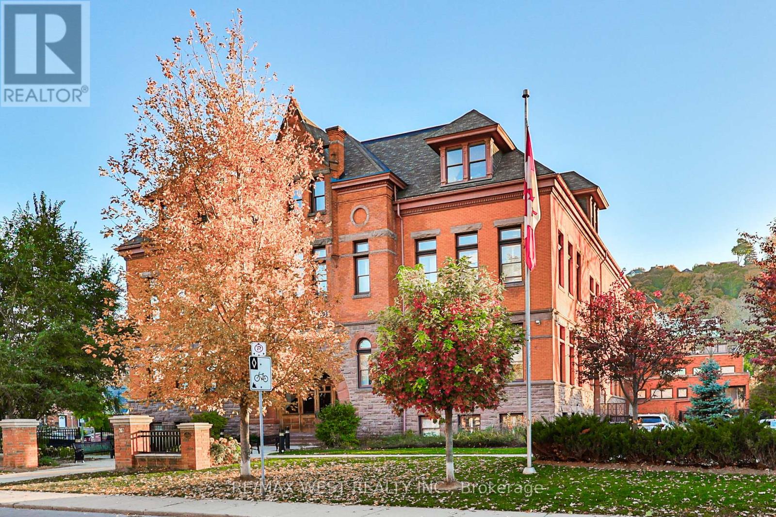 318 - 200 Stinson Street, Hamilton (Stinson), Ontario  L8N 4J5 - Photo 4 - X12890024