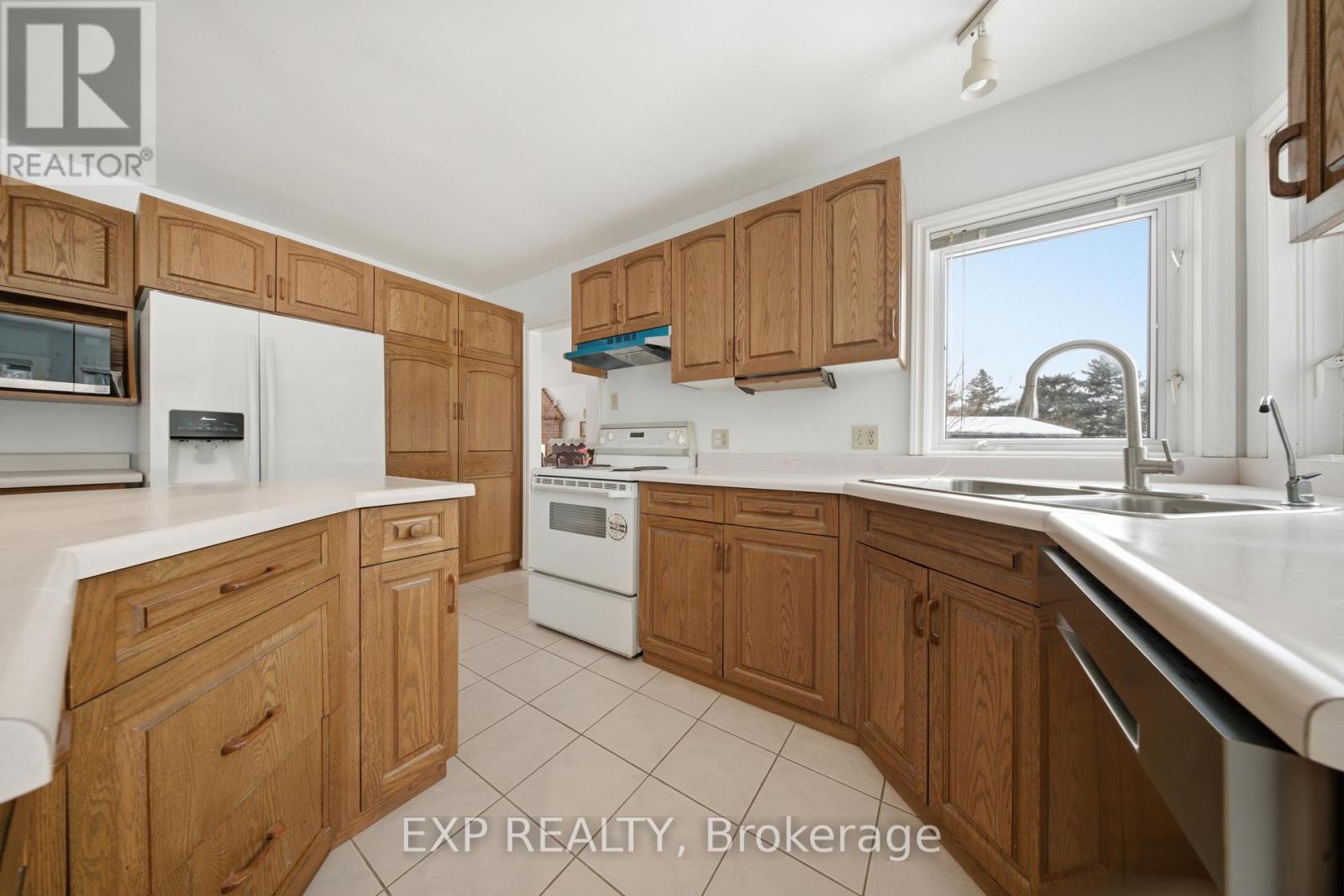 637 Deer Run Drive, Waterloo, Ontario  N2K 3H5 - Photo 21 - X12890036