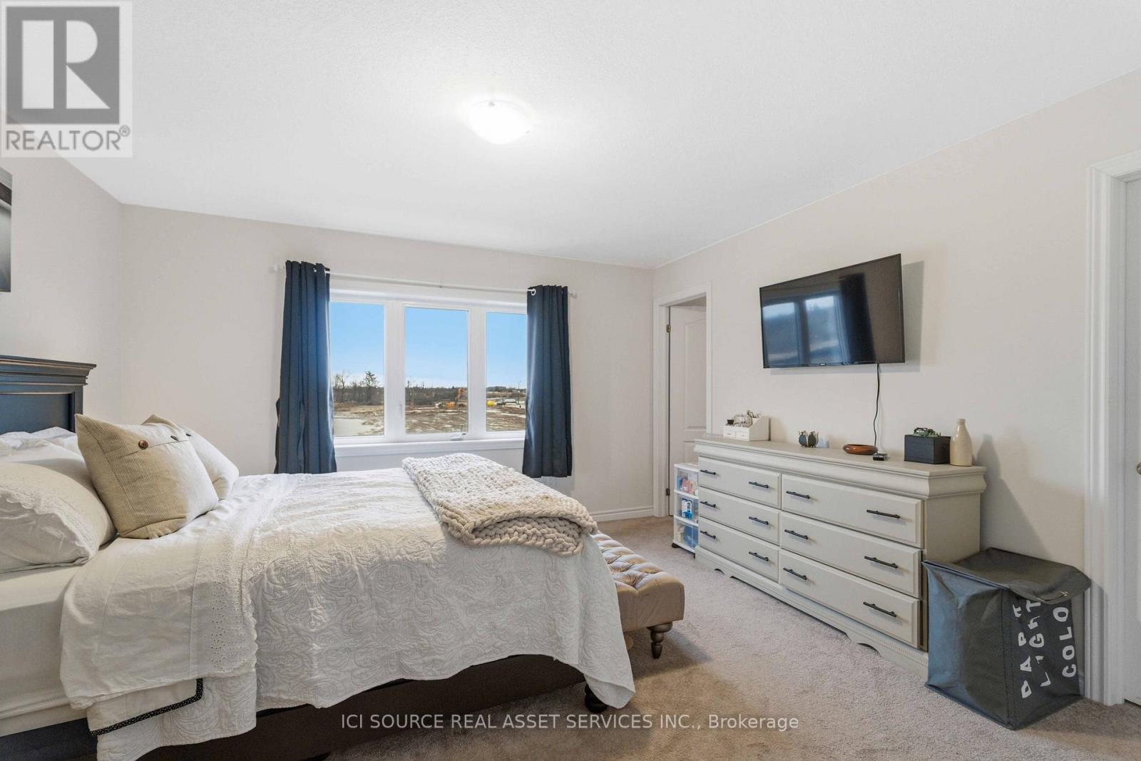 82 Rainbow Drive, Haldimand, Ontario  N3W 0G3 - Photo 17 - X12879174