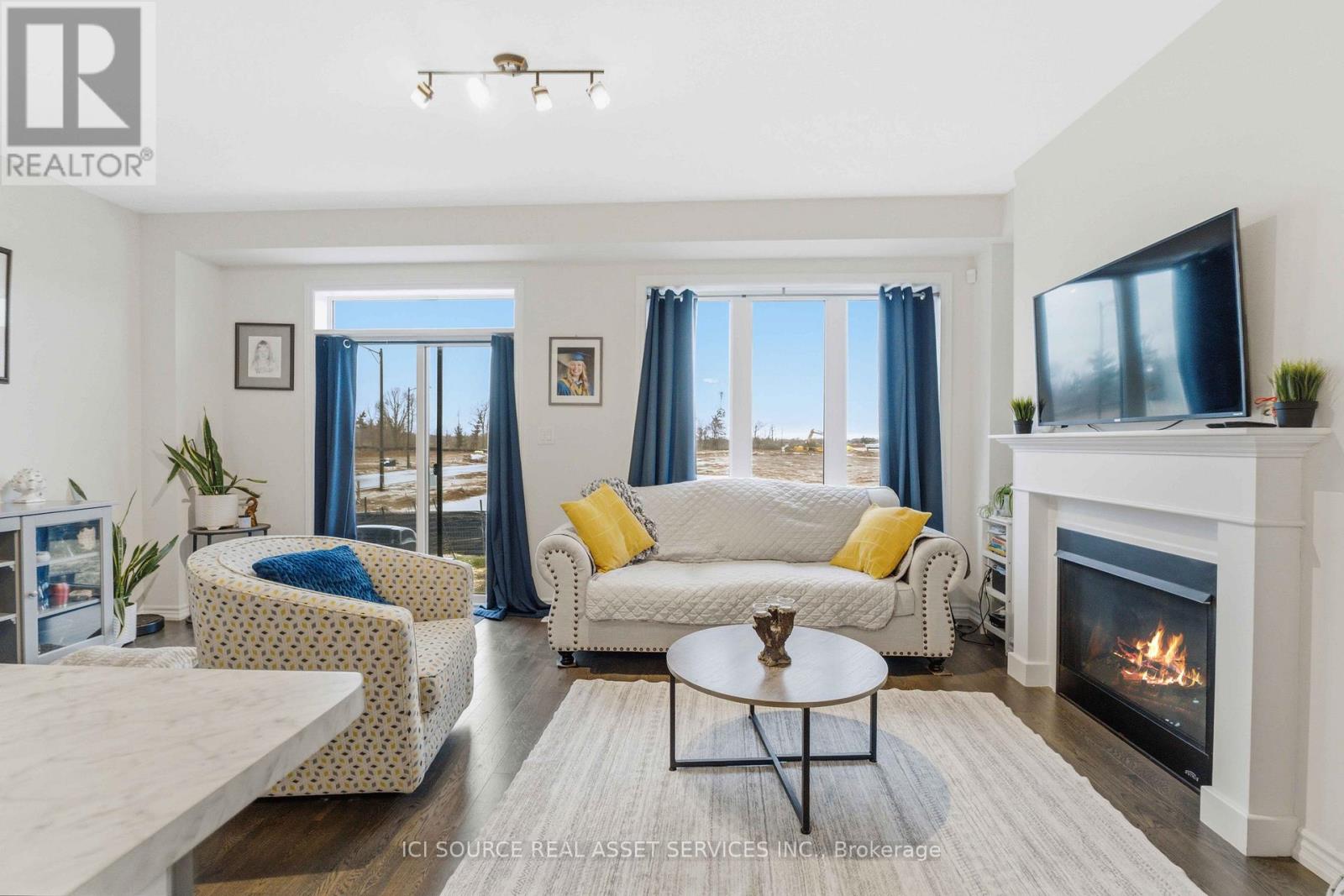 82 Rainbow Drive, Haldimand, Ontario  N3W 0G3 - Photo 13 - X12879174