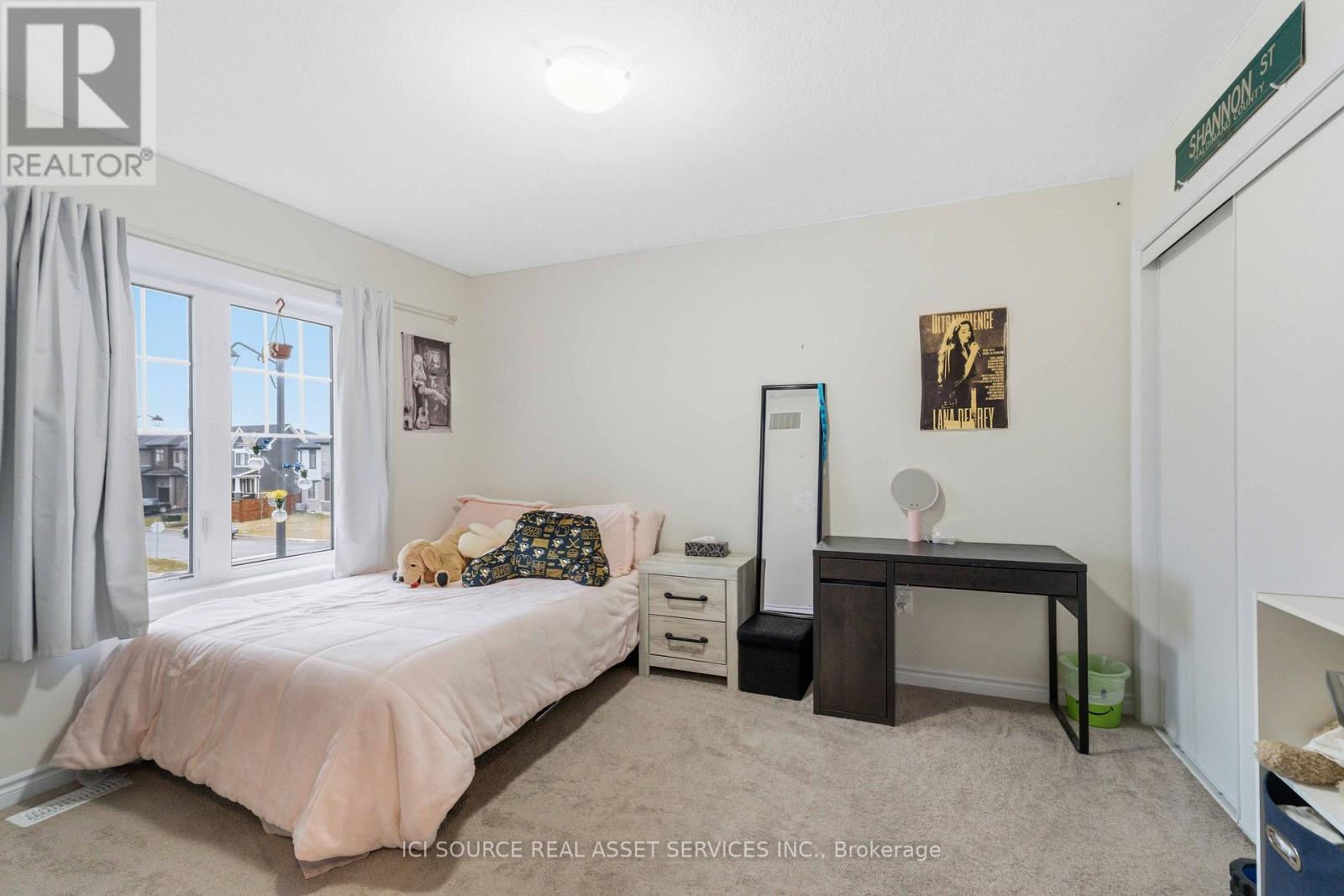 82 Rainbow Drive, Haldimand, Ontario  N3W 0G3 - Photo 22 - X12879174