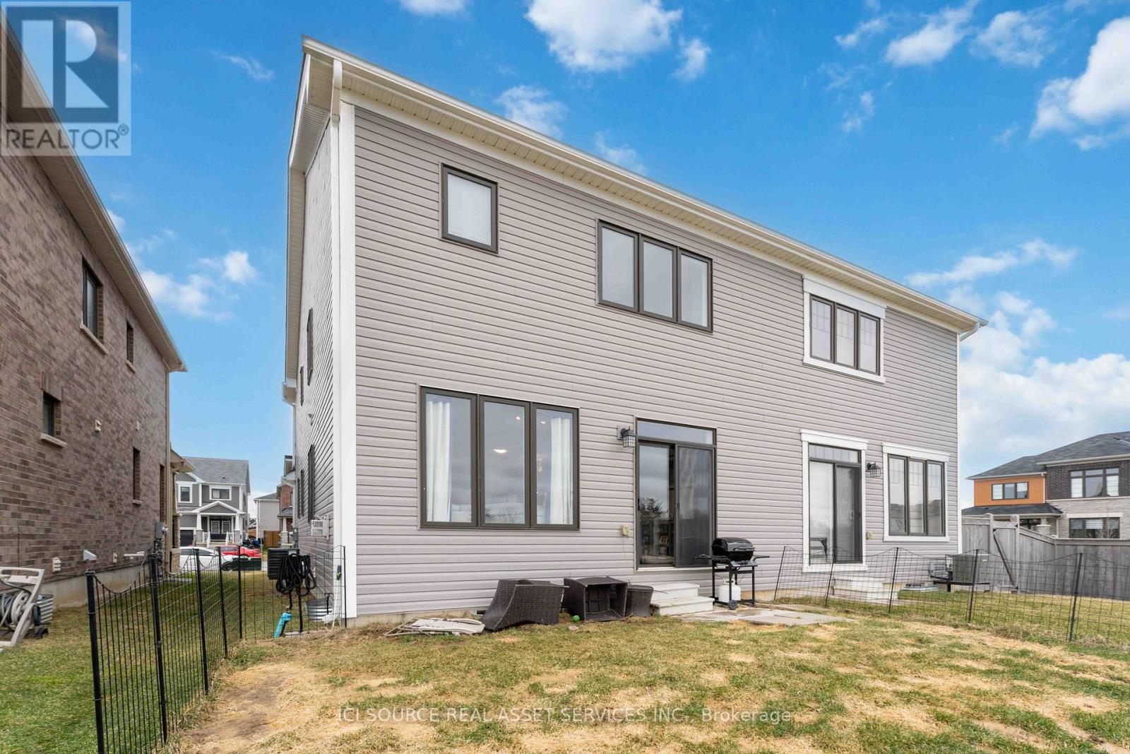 82 Rainbow Drive, Haldimand, Ontario  N3W 0G3 - Photo 30 - X12879174