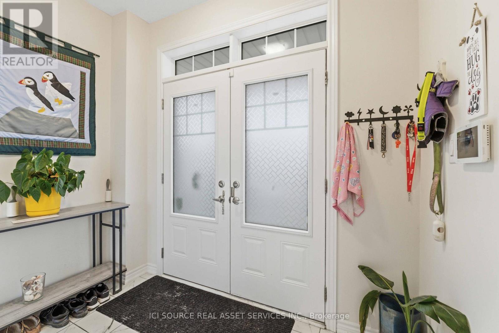 82 Rainbow Drive, Haldimand, Ontario  N3W 0G3 - Photo 4 - X12879174