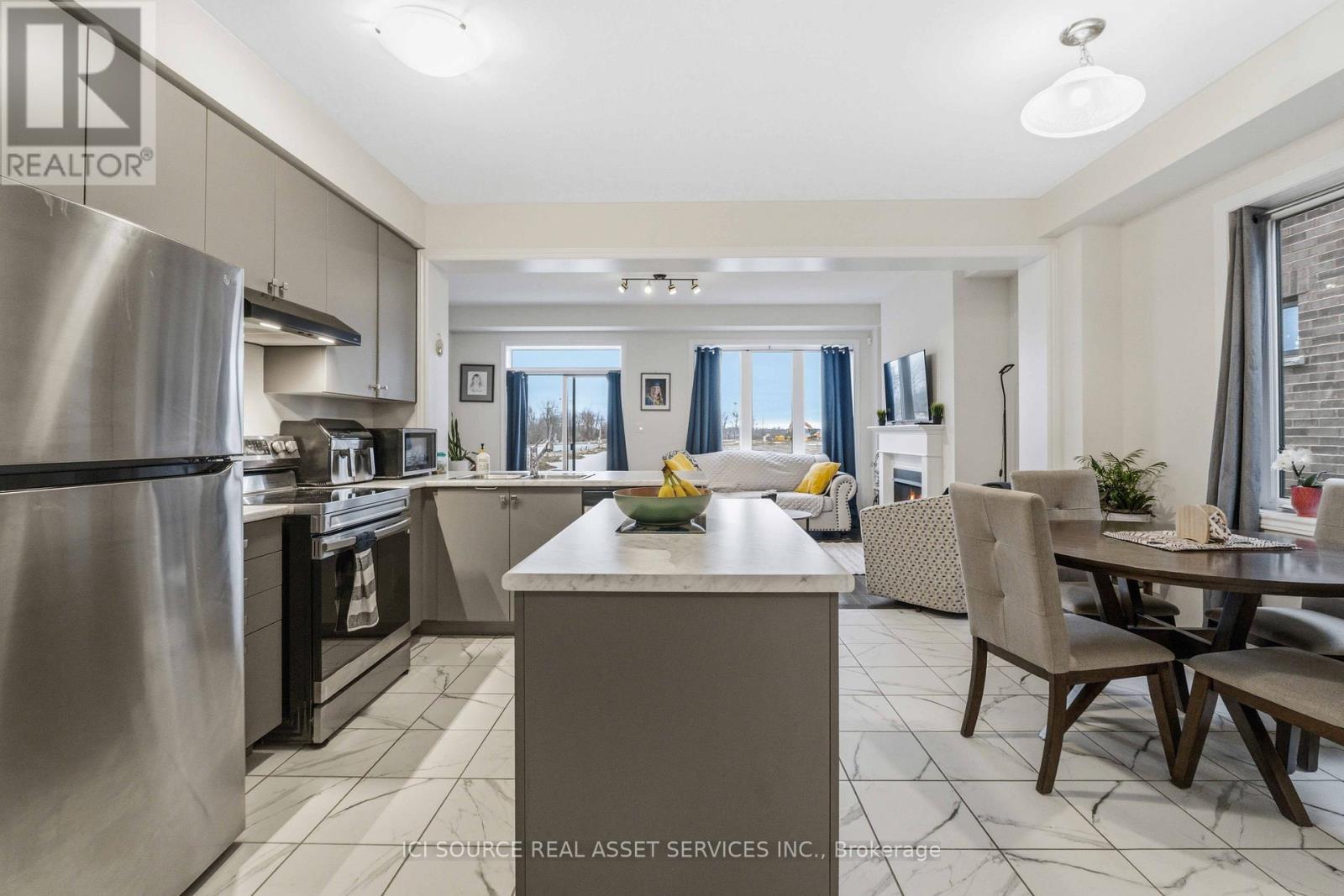 82 Rainbow Drive, Haldimand, Ontario  N3W 0G3 - Photo 8 - X12879174