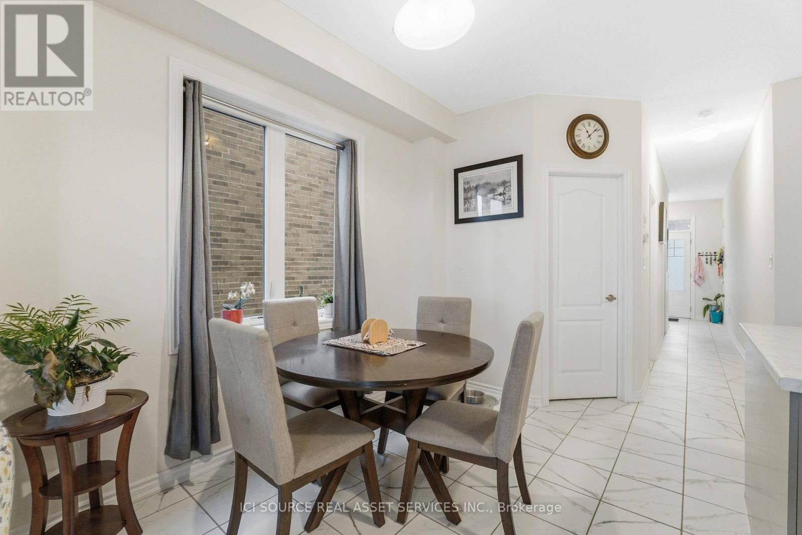 82 Rainbow Drive, Haldimand, Ontario  N3W 0G3 - Photo 6 - X12879174