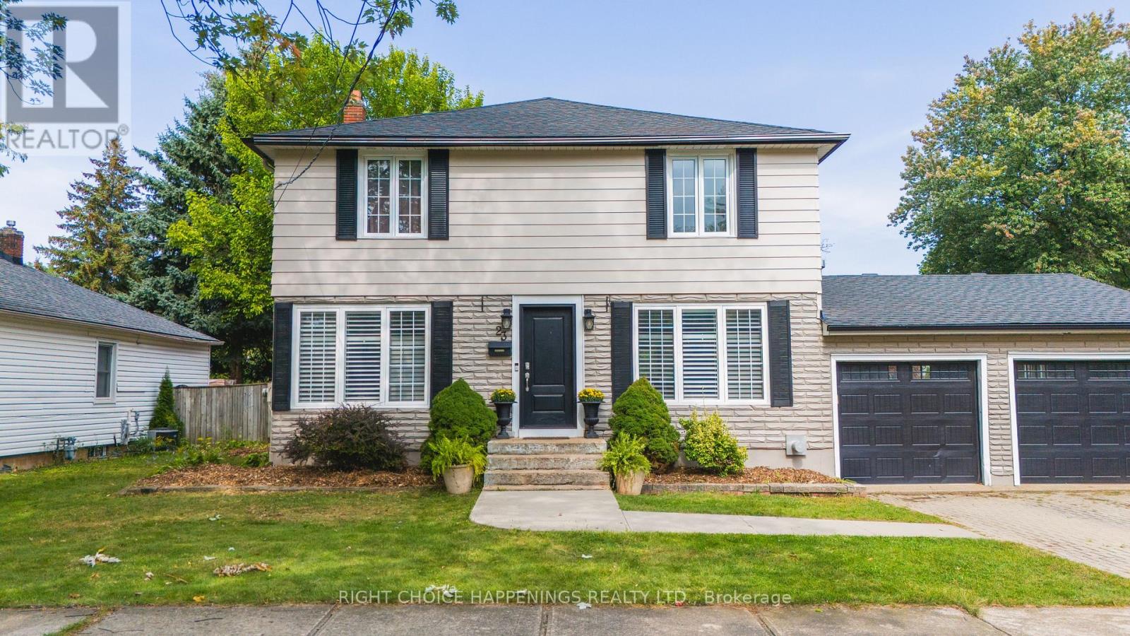 23 Heywood Avenue, St. Catharines, Ontario  L2M 2M7 - Photo 2 - X12890078