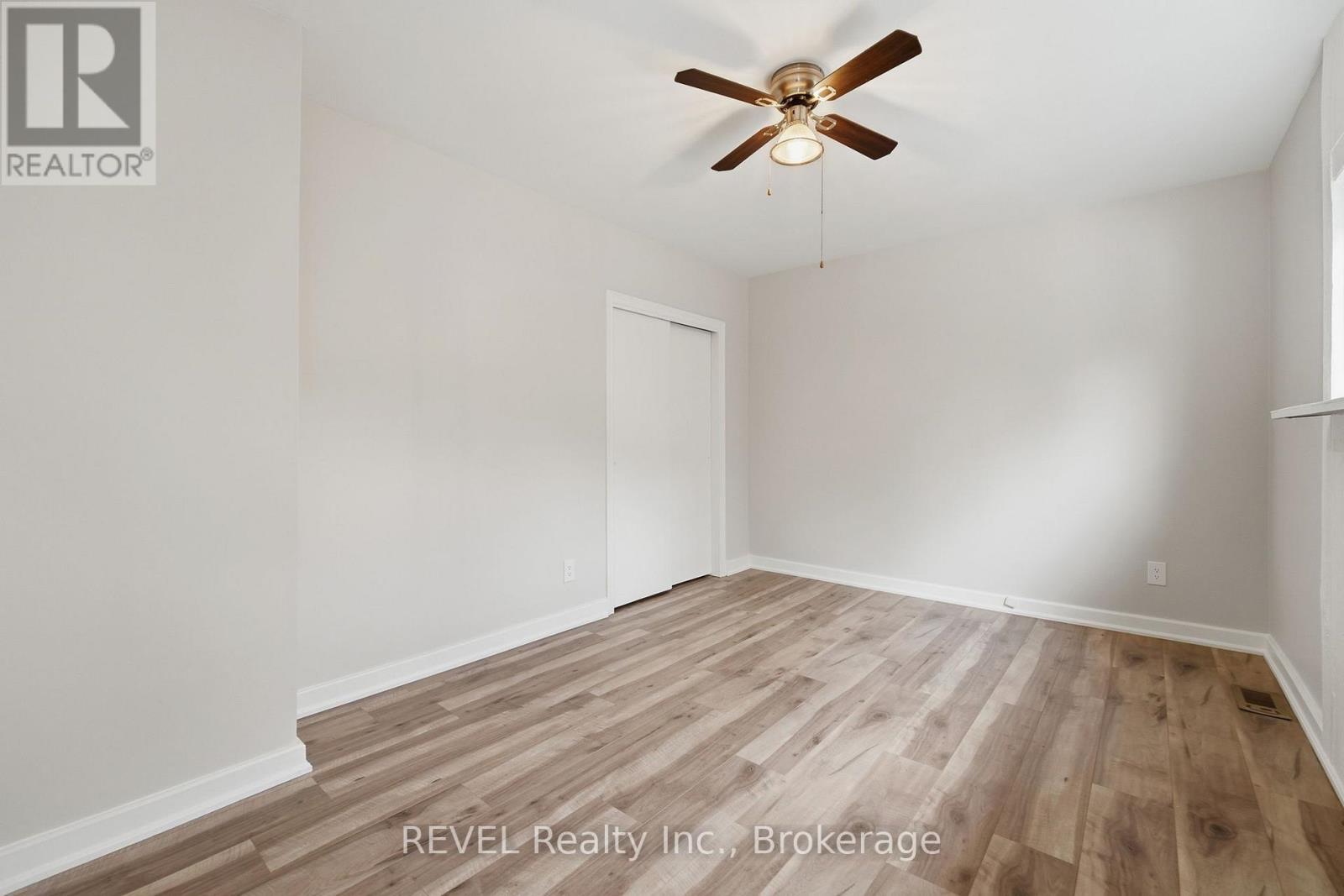 859 South Pelham Road, Welland, Ontario  L3C 3C9 - Photo 15 - X12890098