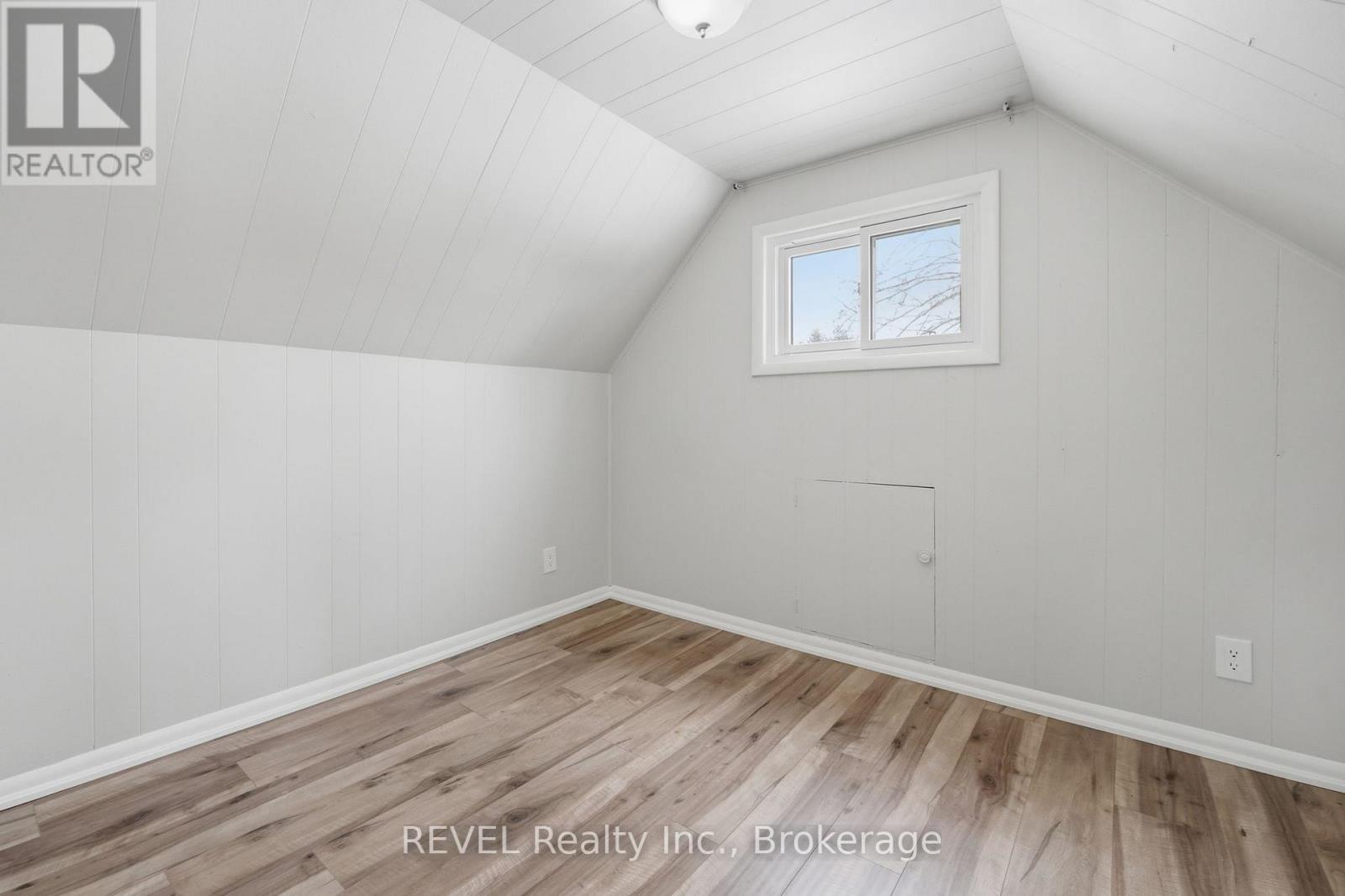 859 South Pelham Road, Welland, Ontario  L3C 3C9 - Photo 18 - X12890098