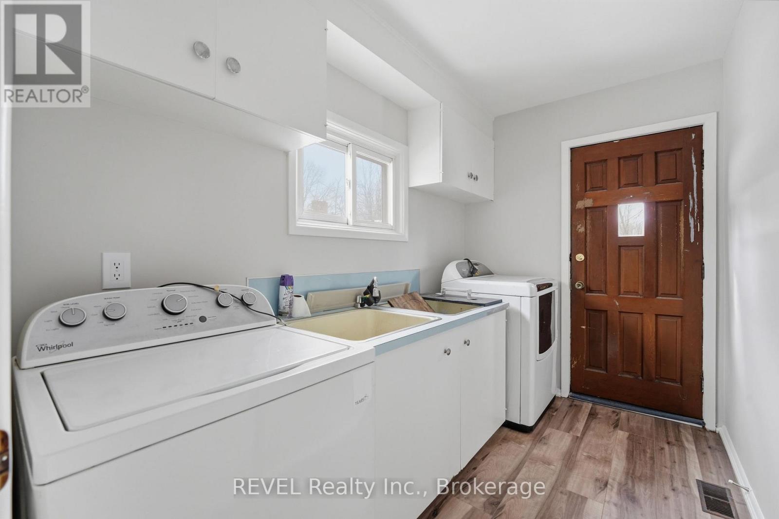 859 South Pelham Road, Welland, Ontario  L3C 3C9 - Photo 21 - X12890098