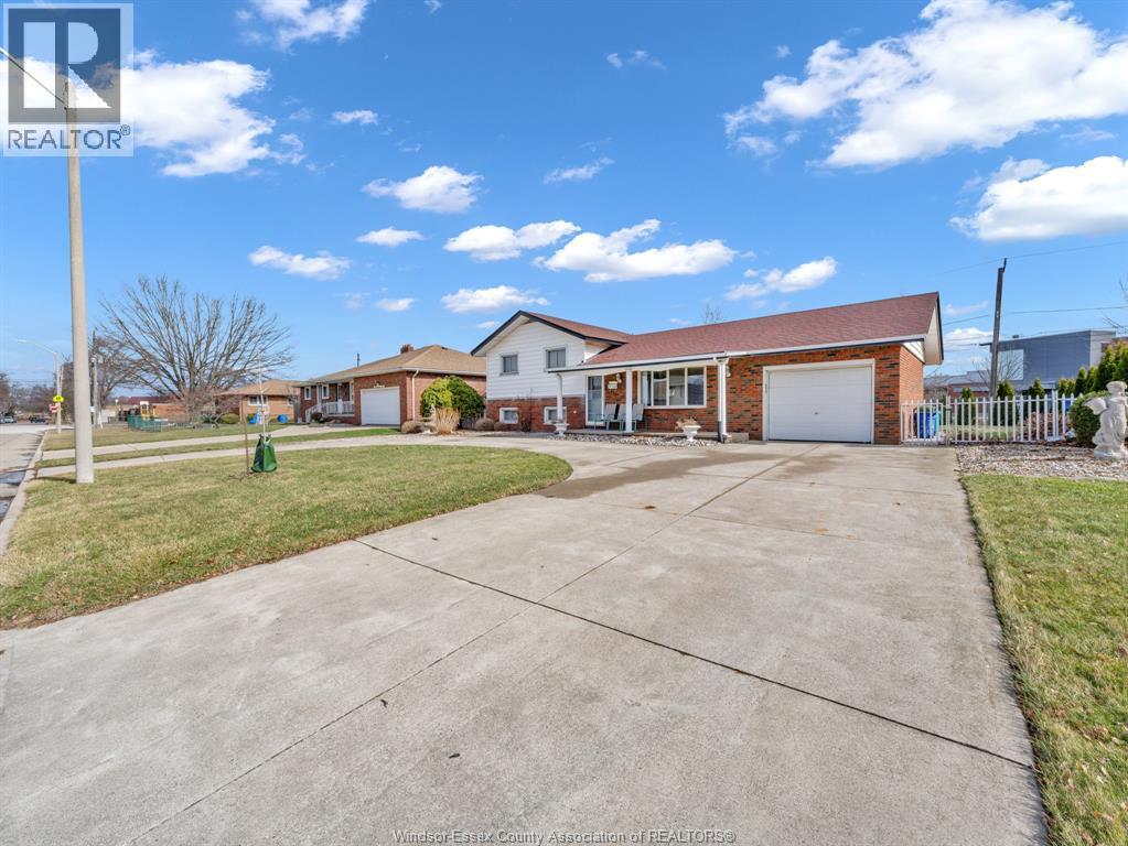 1720 Partington, Windsor, Ontario  N8W 3R8 - Photo 4 - 26005464