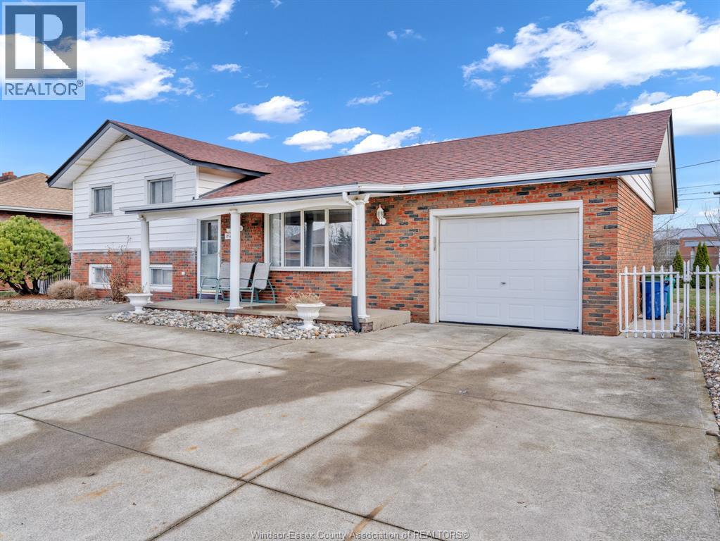 1720 Partington, Windsor, Ontario  N8W 3R8 - Photo 5 - 26005464