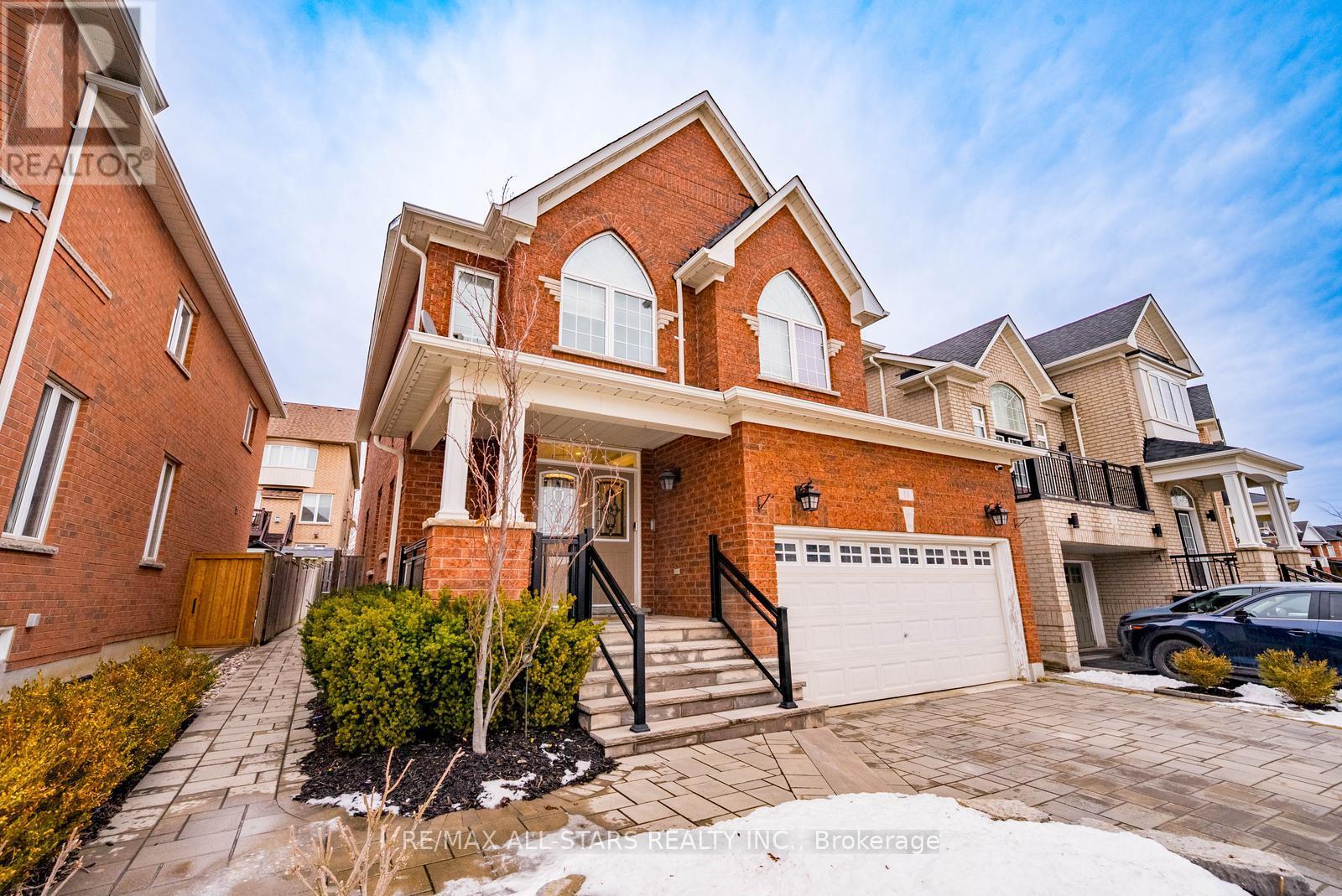 11 HORSEDREAMER LANE, Whitchurch-Stouffville, Ontario