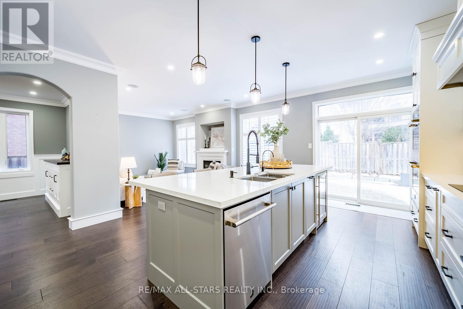 11 Horsedreamer Lane, Whitchurch-Stouffville (Stouffville), Ontario  L4A 0G6 - Photo 13 - N12890094