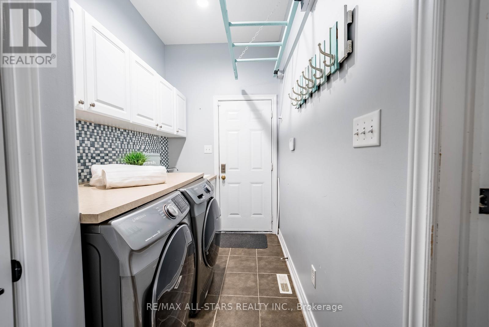 11 Horsedreamer Lane, Whitchurch-Stouffville (Stouffville), Ontario  L4A 0G6 - Photo 17 - N12890094