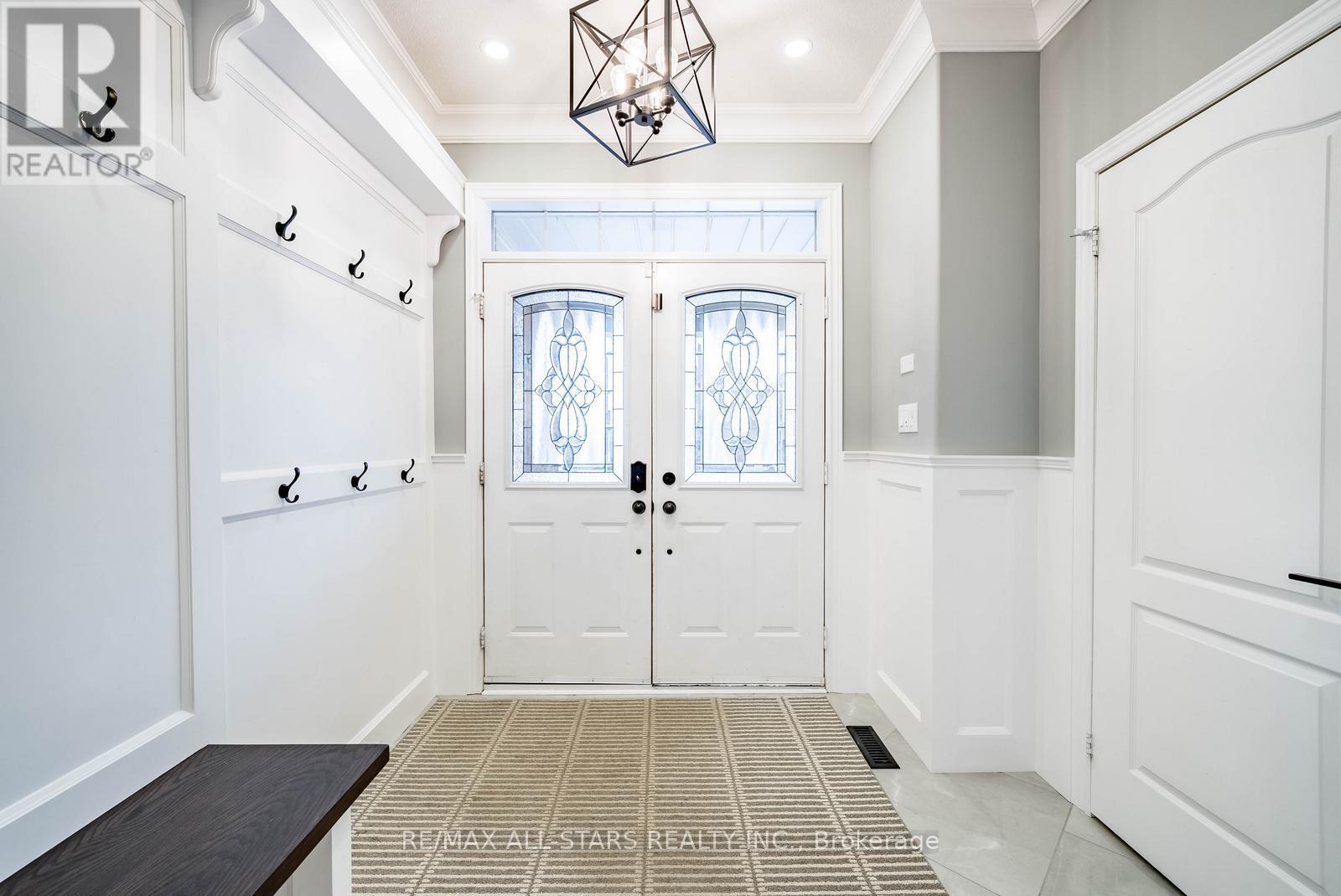 11 Horsedreamer Lane, Whitchurch-Stouffville (Stouffville), Ontario  L4A 0G6 - Photo 6 - N12890094