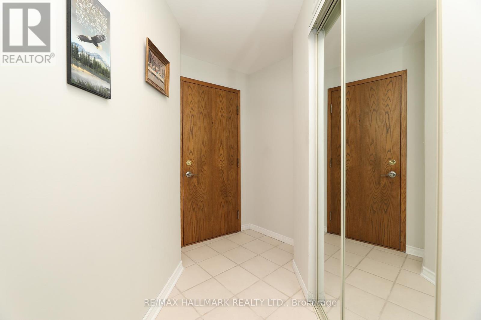 305 - 21 George Street, Aurora (Aurora Village), Ontario  L4G 2S1 - Photo 3 - N12890100