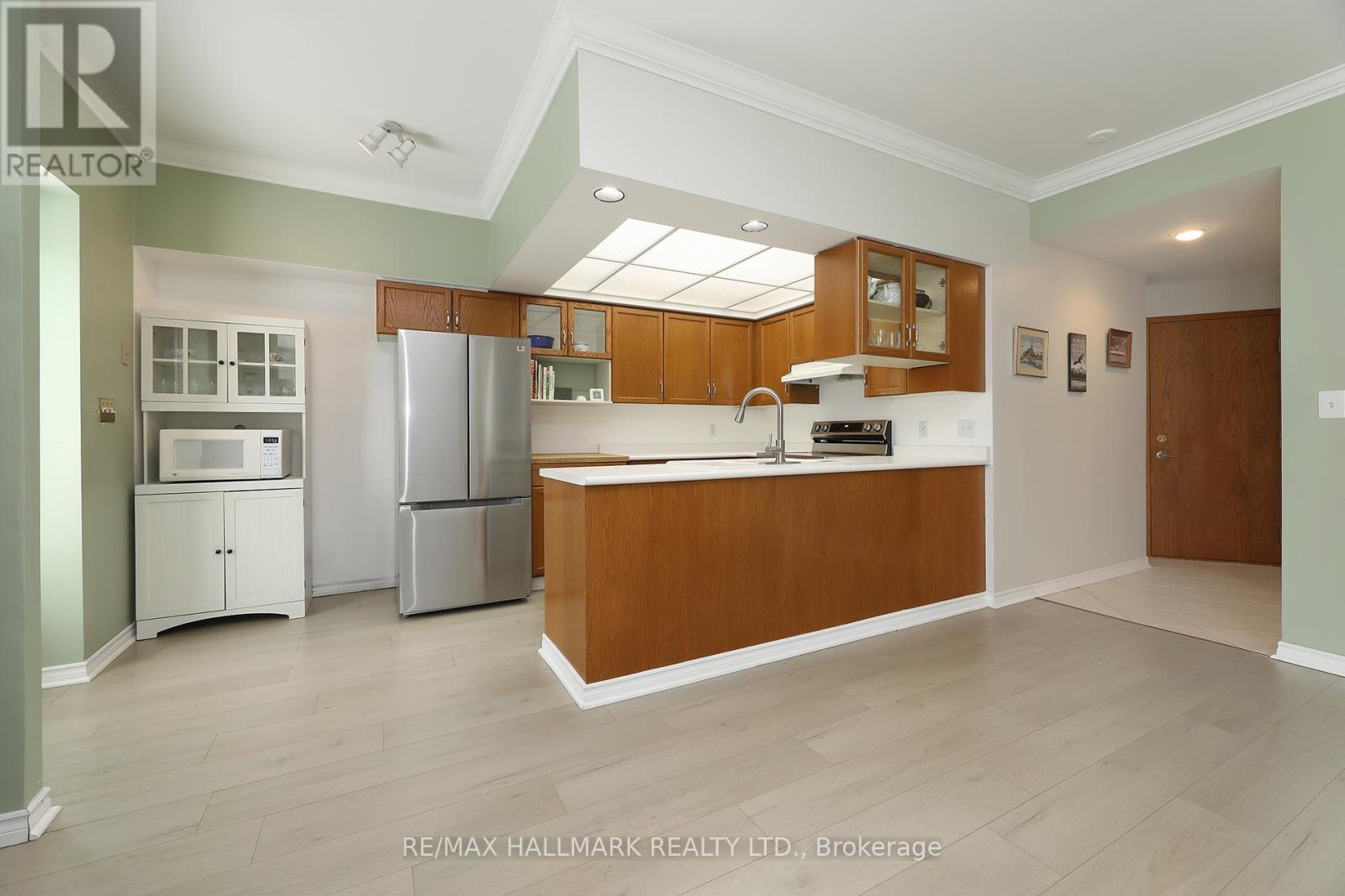 305 - 21 George Street, Aurora (Aurora Village), Ontario  L4G 2S1 - Photo 4 - N12890100