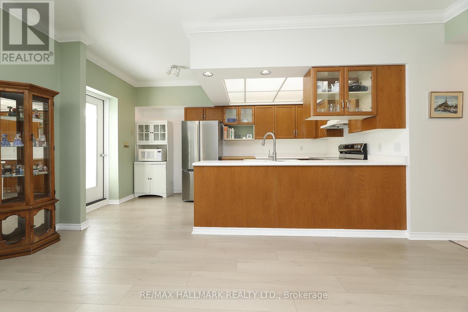 305 - 21 George Street, Aurora (Aurora Village), Ontario  L4G 2S1 - Photo 5 - N12890100