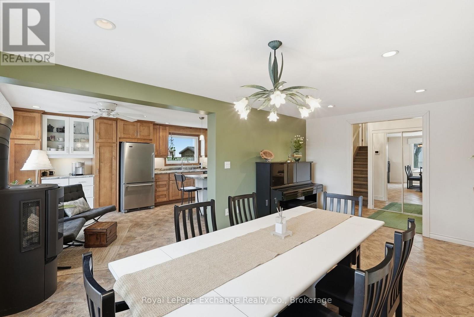 446 Highland Drive, Kincardine, Ontario  N2Z 1W9 - Photo 10 - X12890096