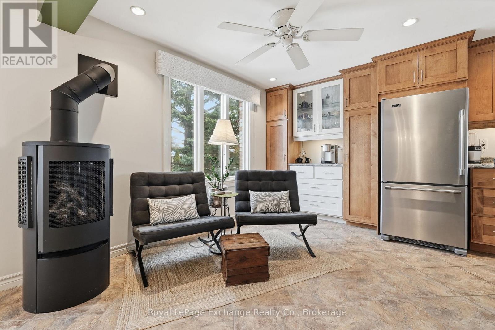 446 Highland Drive, Kincardine, Ontario  N2Z 1W9 - Photo 11 - X12890096