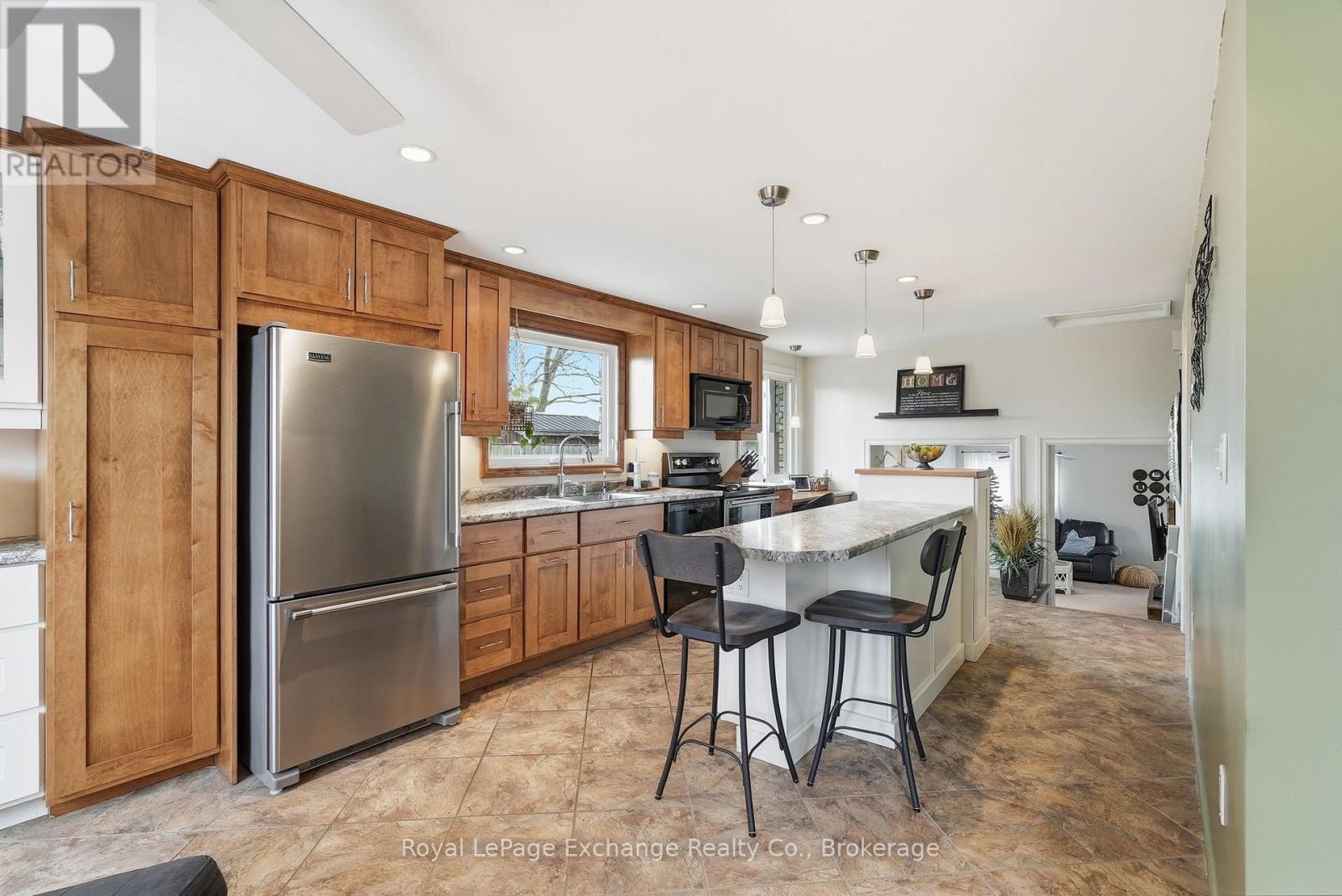 446 Highland Drive, Kincardine, Ontario  N2Z 1W9 - Photo 12 - X12890096