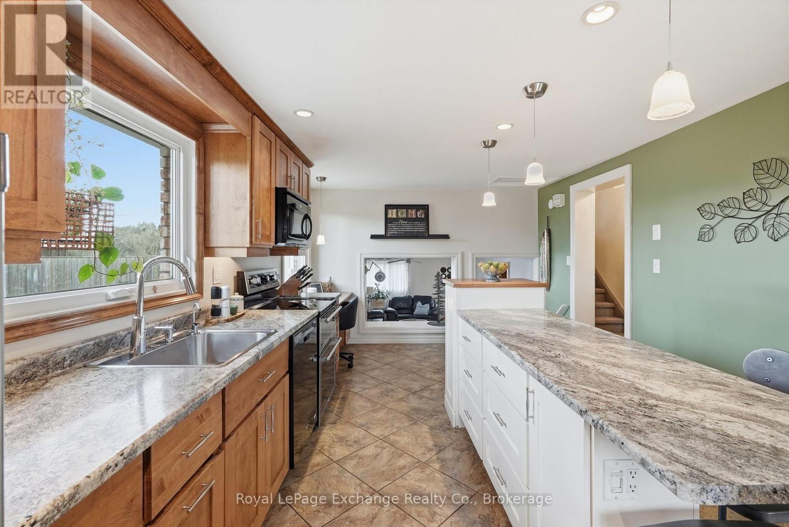 446 Highland Drive, Kincardine, Ontario  N2Z 1W9 - Photo 13 - X12890096