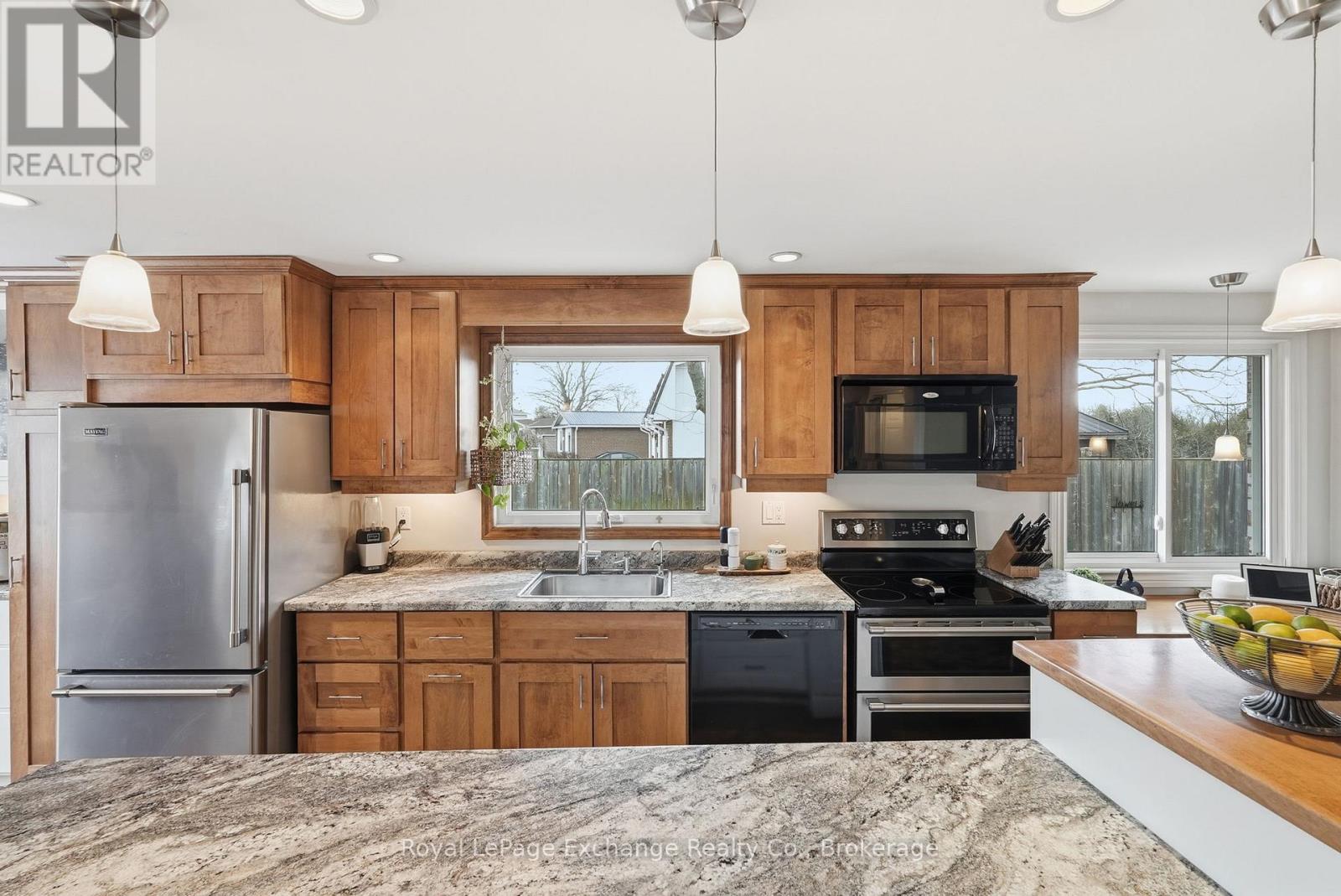 446 Highland Drive, Kincardine, Ontario  N2Z 1W9 - Photo 14 - X12890096