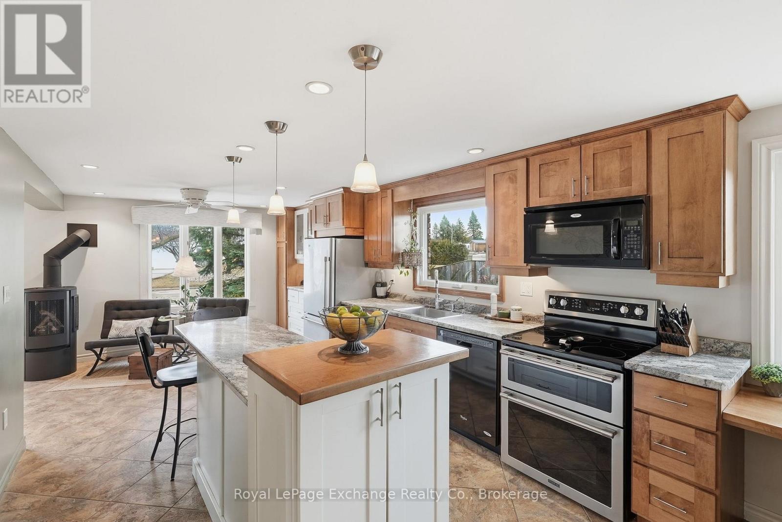 446 Highland Drive, Kincardine, Ontario  N2Z 1W9 - Photo 15 - X12890096