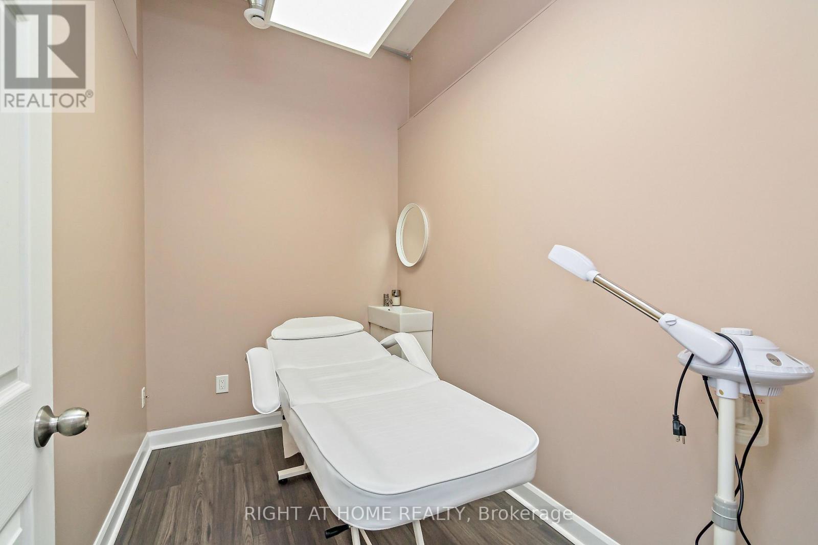 1268 Main Street E, Milton (De Dempsey), Ontario  L9T 8M7 - Photo 33 - W12890064