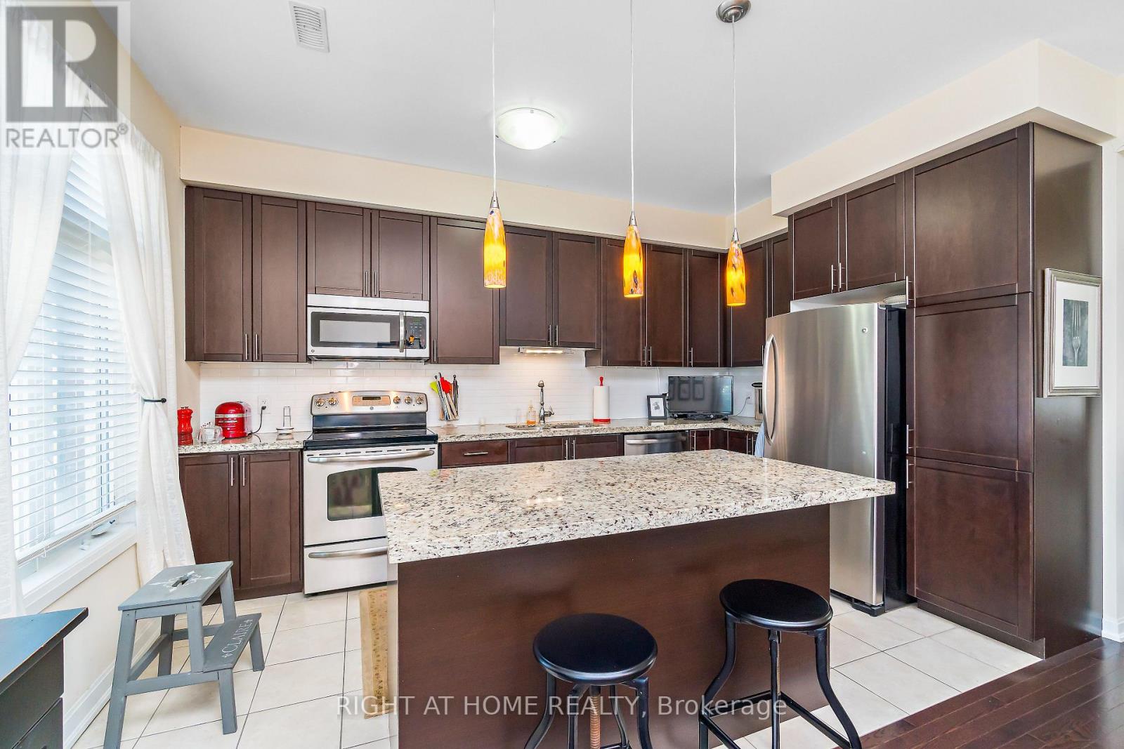 1268 Main Street E, Milton (De Dempsey), Ontario  L9T 8M7 - Photo 5 - W12890064