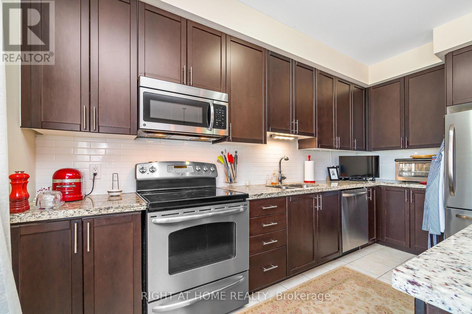 1268 Main Street E, Milton (De Dempsey), Ontario  L9T 8M7 - Photo 6 - W12890064