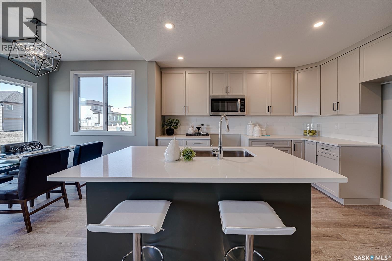 570 Traeger Manor, Saskatoon, Saskatchewan  S7V 1Z3 - Photo 4 - SK030576