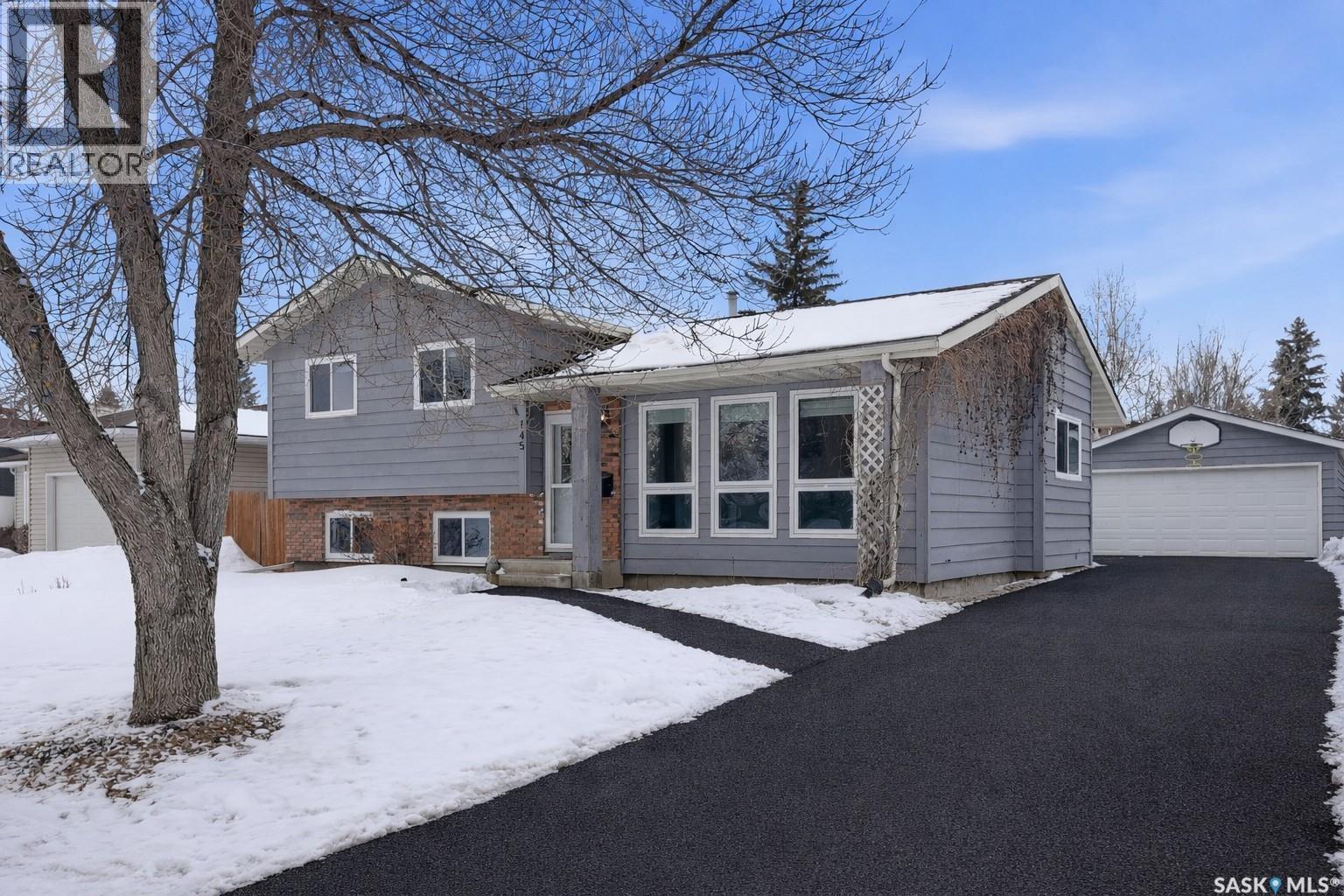 145 Stillwater Drive, Saskatoon, Saskatchewan  S7J 3N9 - Photo 1 - SK030502