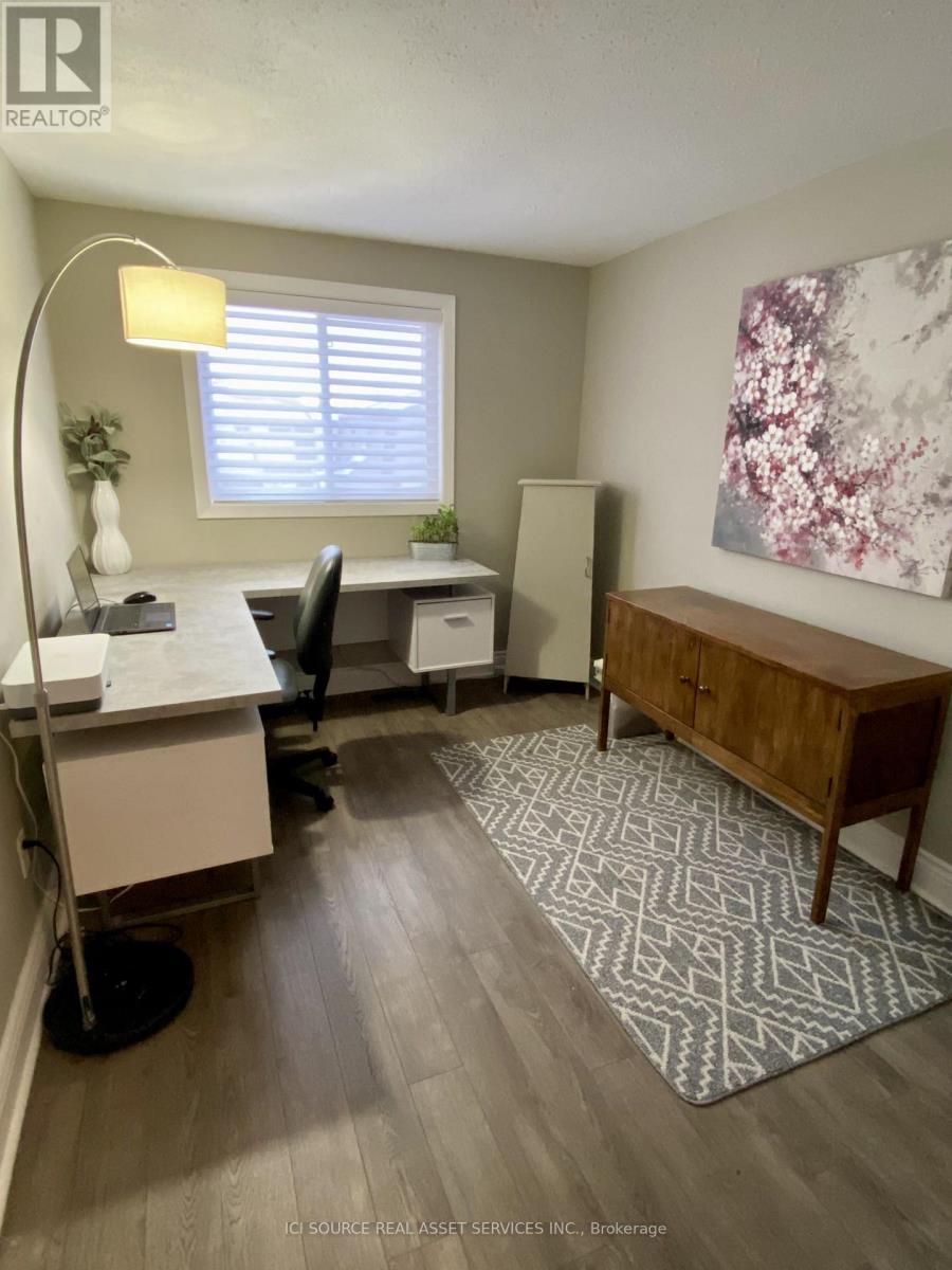 19d Forester Crescent, Ottawa, Ontario  K2H 8Y1 - Photo 12 - X12890084