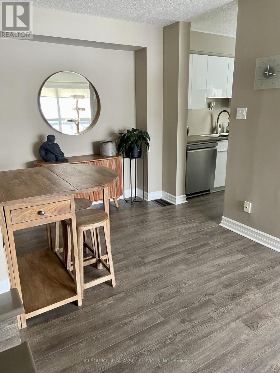 19d Forester Crescent, Ottawa, Ontario  K2H 8Y1 - Photo 6 - X12890084