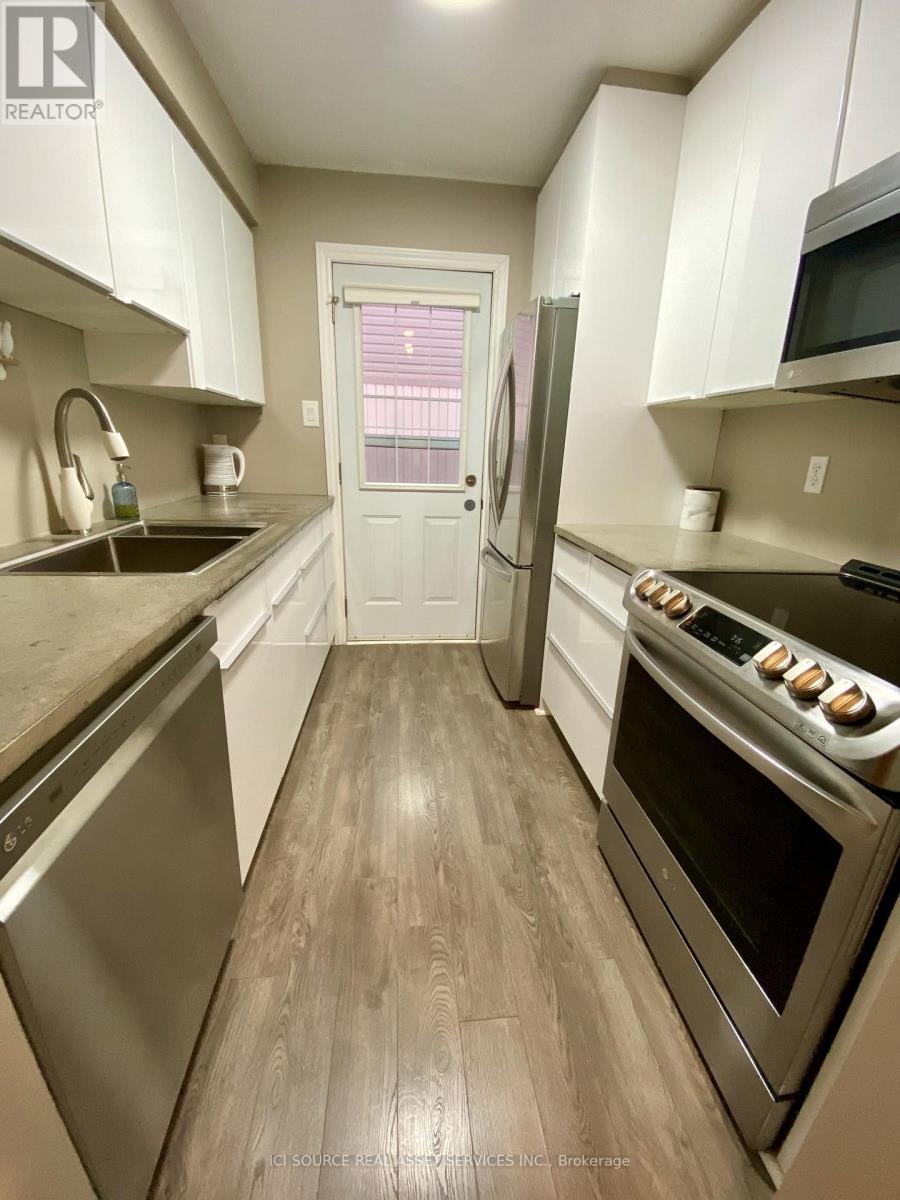 19d Forester Crescent, Ottawa, Ontario  K2H 8Y1 - Photo 7 - X12890084