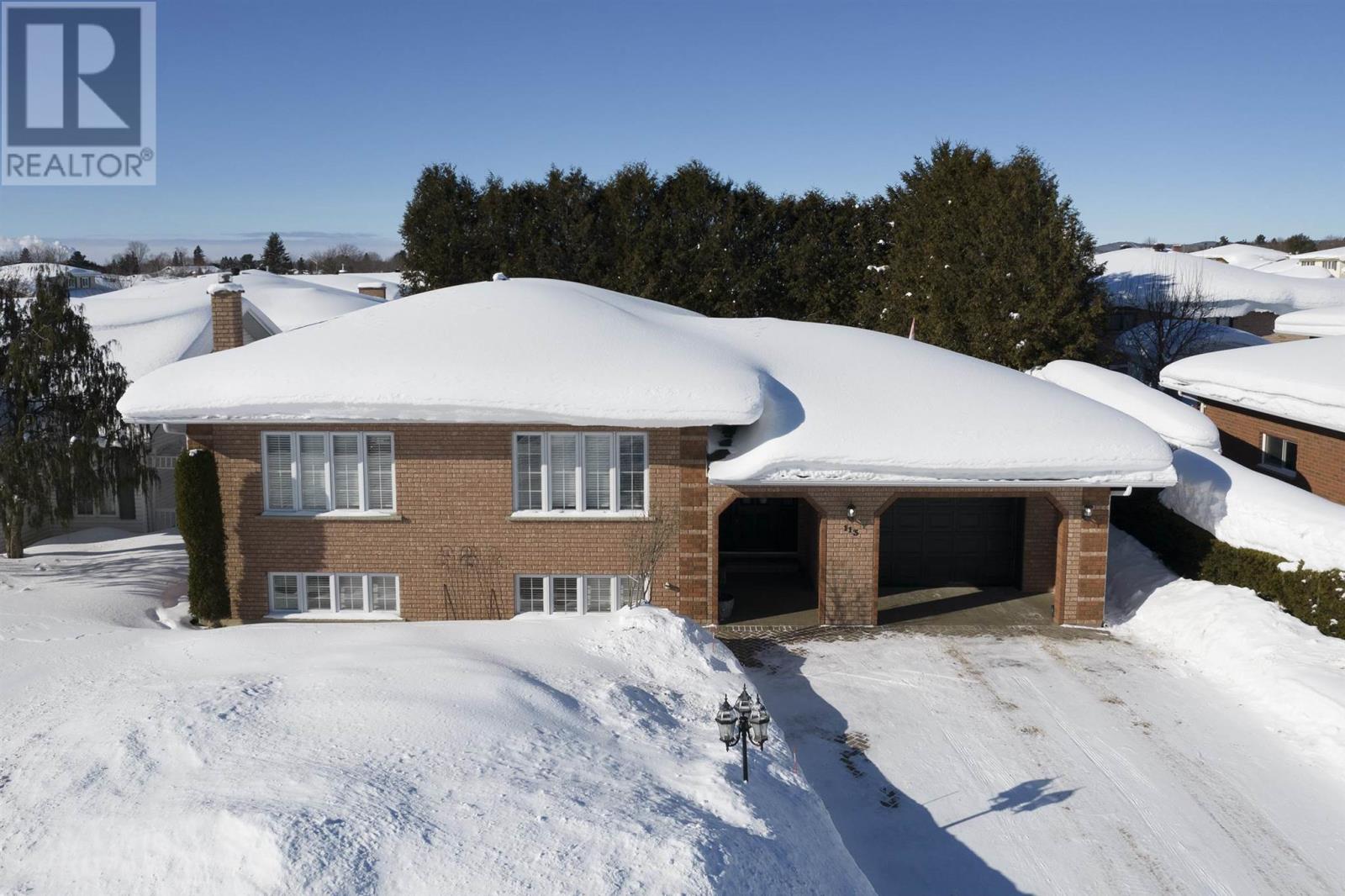 113 Bitonti Cres, Sault Ste. Marie, Ontario  P6C 6B6 - Photo 2 - SM260250