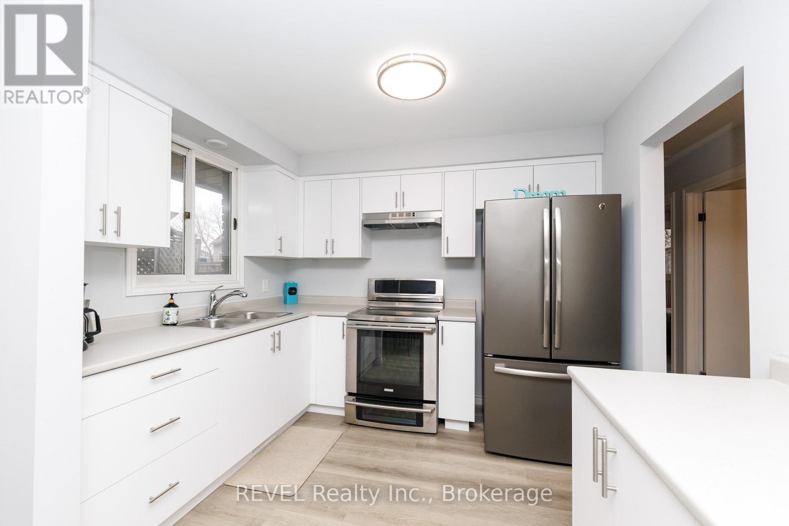 116 Hillview Road, St. Catharines (Western Hill), Ontario  L2S 3A5 - Photo 10 - X12890110