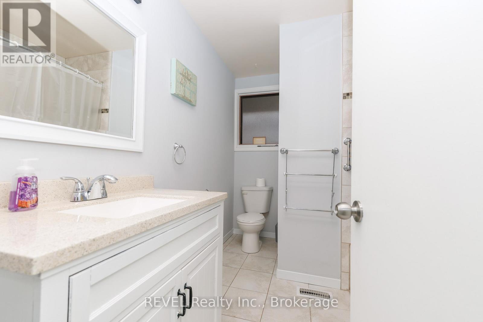 116 Hillview Road, St. Catharines (Western Hill), Ontario  L2S 3A5 - Photo 12 - X12890110