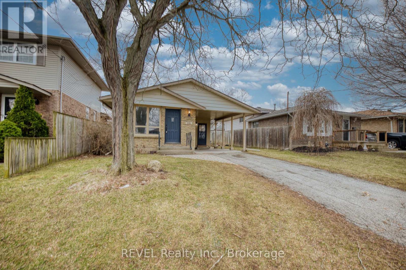 116 Hillview Road, St. Catharines (Western Hill), Ontario  L2S 3A5 - Photo 2 - X12890110