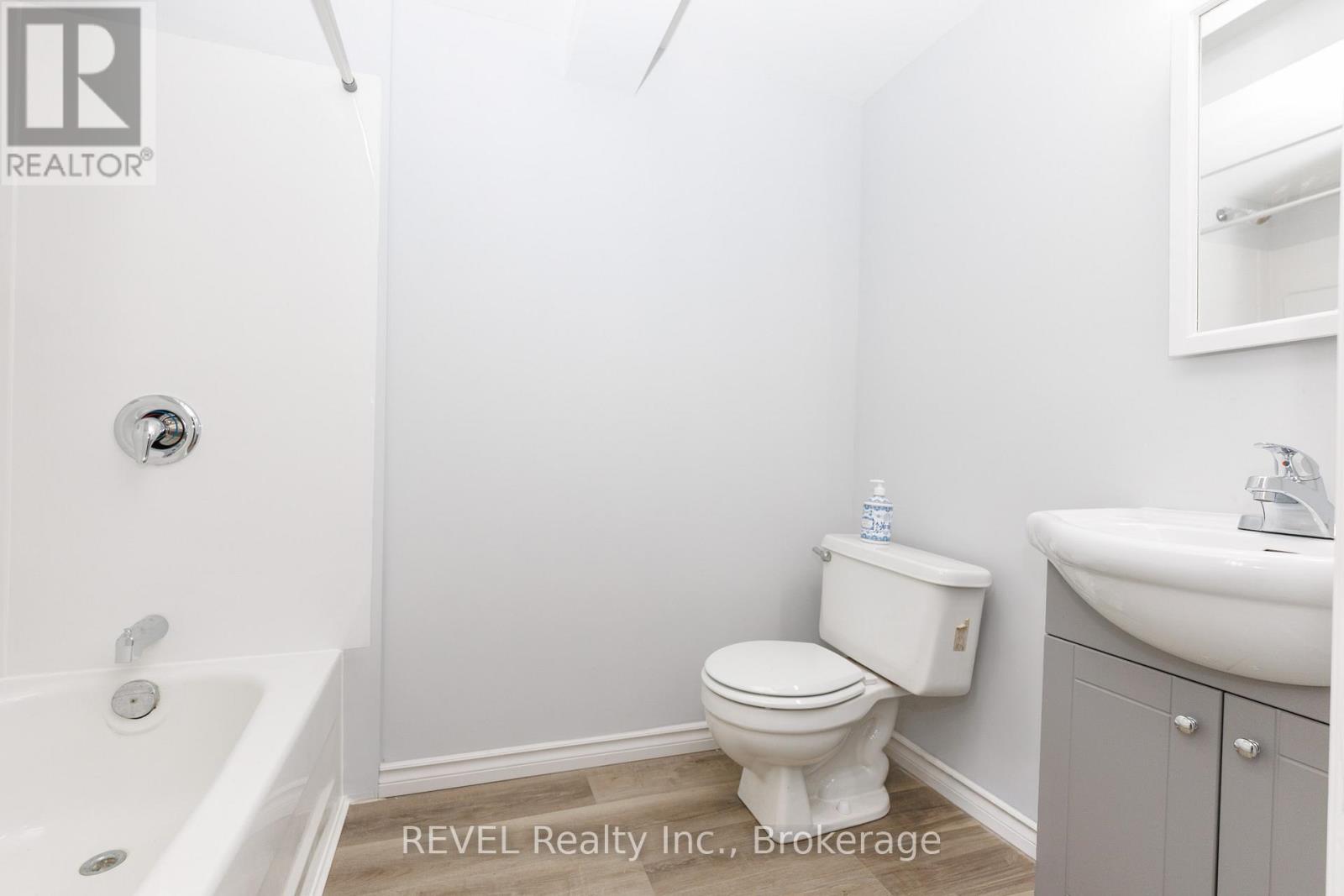 116 Hillview Road, St. Catharines (Western Hill), Ontario  L2S 3A5 - Photo 24 - X12890110