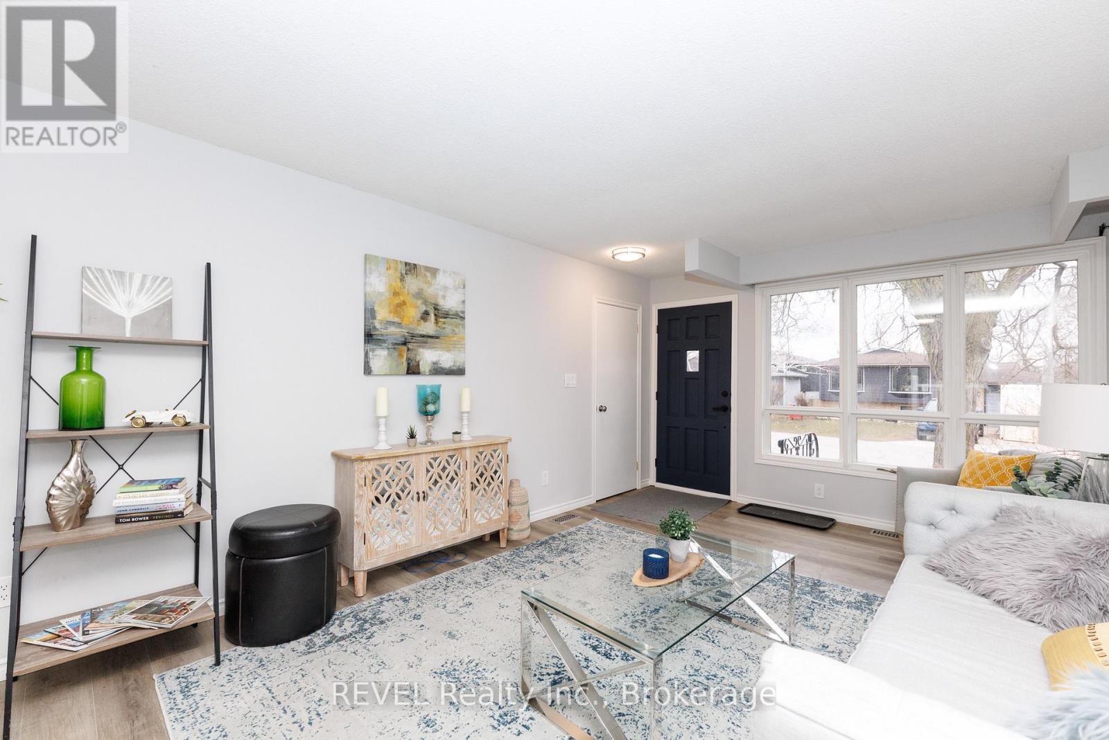 116 Hillview Road, St. Catharines (Western Hill), Ontario  L2S 3A5 - Photo 3 - X12890110