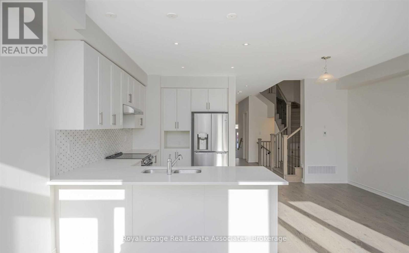 645 Boyd Lane, Milton, Ontario  L9E 1T7 - Photo 13 - W12890122