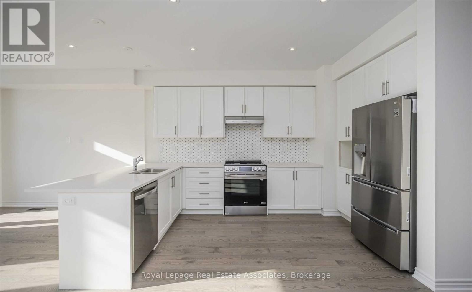 645 Boyd Lane, Milton, Ontario  L9E 1T7 - Photo 14 - W12890122