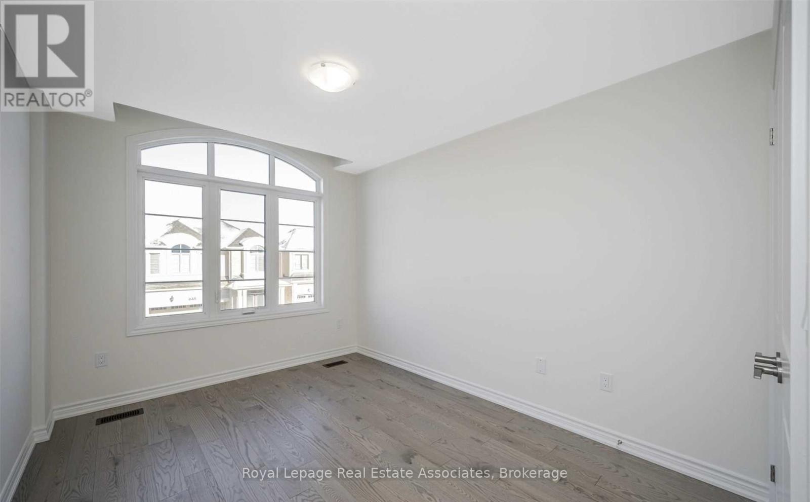 645 Boyd Lane, Milton, Ontario  L9E 1T7 - Photo 18 - W12890122