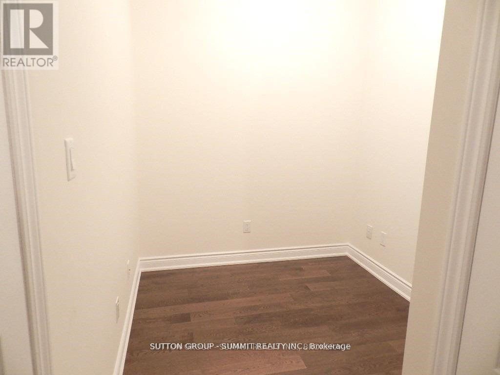 112 - 3170 Erin Mills Parkway, Mississauga, Ontario  L5L 0B6 - Photo 9 - W12890132