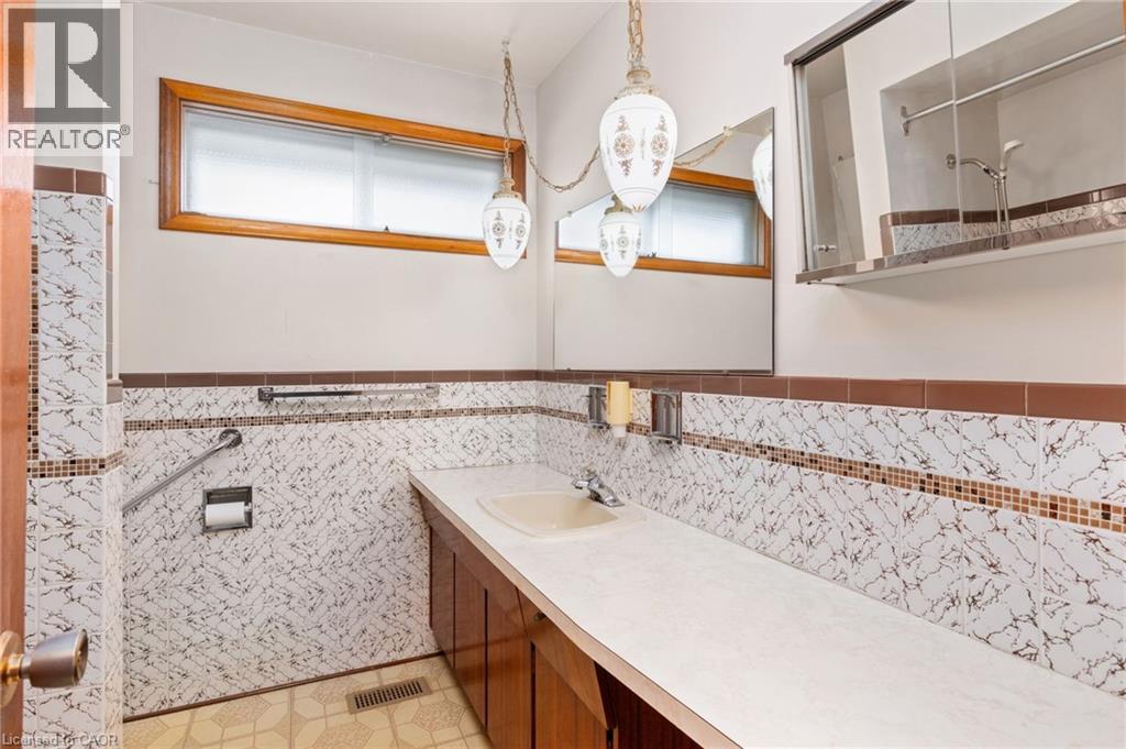 33 Orlanda Road, Hamilton, Ontario  L8G 2K3 - Photo 12 - 40812573